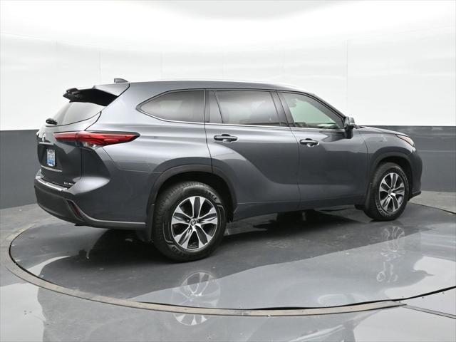 used 2020 Toyota Highlander car, priced at $31,390