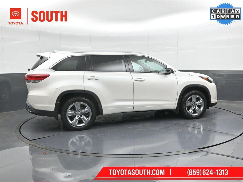 used 2018 Toyota Highlander car, priced at $22,238