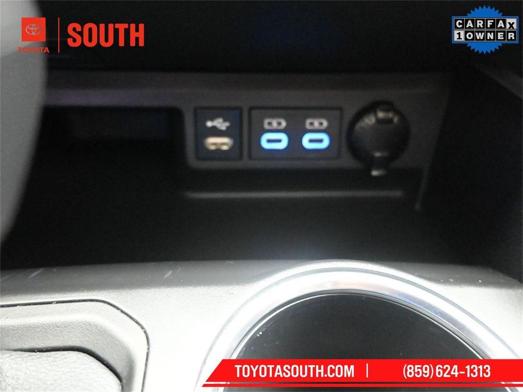 used 2022 Toyota Highlander car, priced at $33,432
