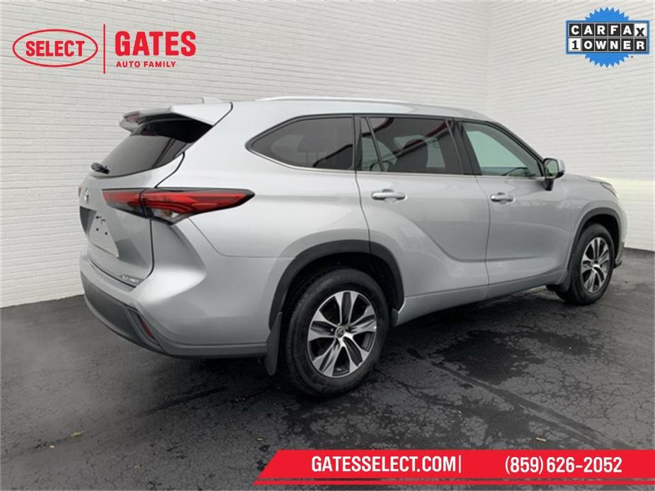 used 2022 Toyota Highlander car, priced at $36,405