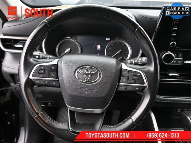 used 2022 Toyota Highlander car, priced at $35,086