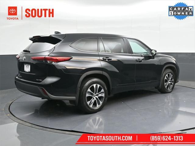 used 2022 Toyota Highlander car, priced at $35,086