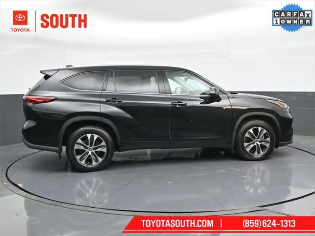 used 2022 Toyota Highlander car, priced at $35,086