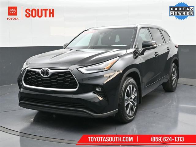 used 2022 Toyota Highlander car, priced at $35,086