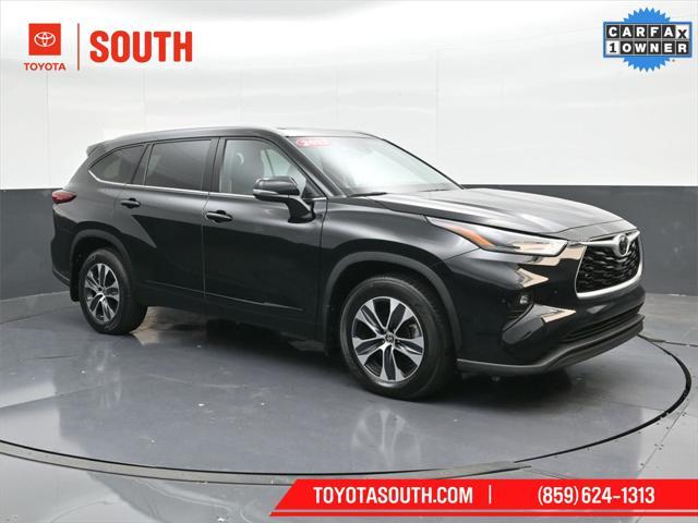 used 2022 Toyota Highlander car, priced at $35,086