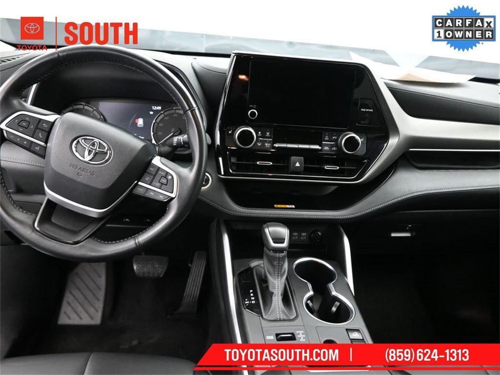 used 2024 Toyota Highlander car, priced at $41,388