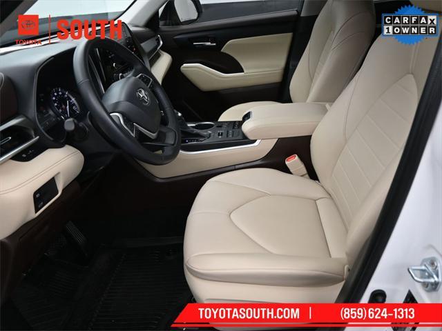 used 2022 Toyota Highlander car, priced at $37,451