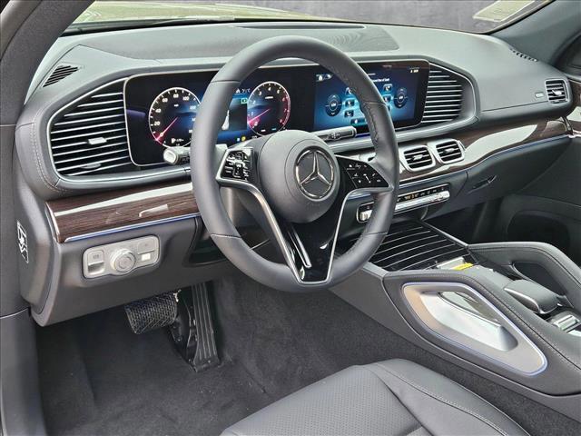 new 2025 Mercedes-Benz GLS 450 car, priced at $92,275