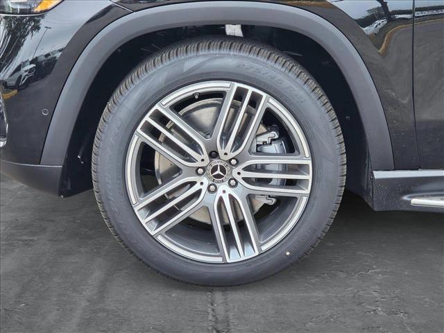 new 2025 Mercedes-Benz GLS 450 car, priced at $92,275