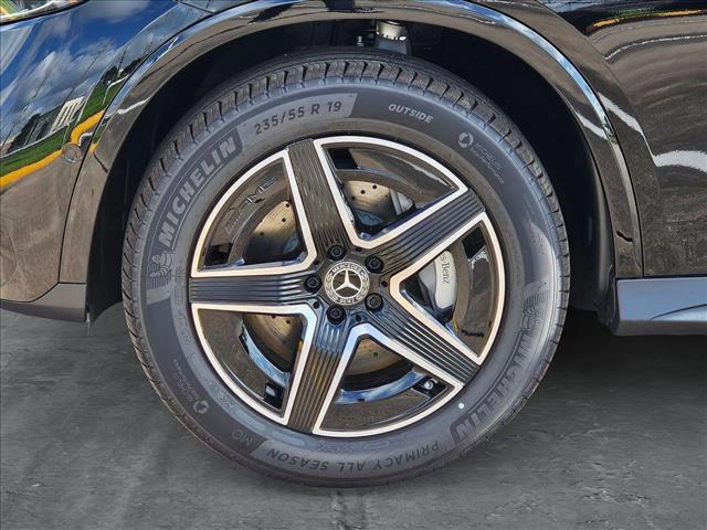 new 2025 Mercedes-Benz GLC 300 car, priced at $55,835