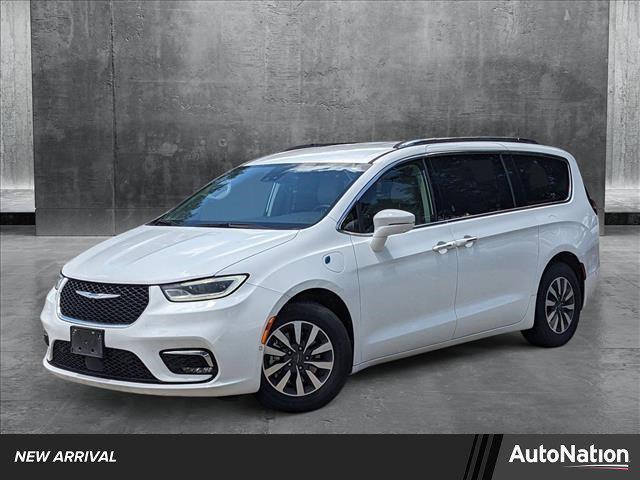 used 2021 Chrysler Pacifica Hybrid car, priced at $22,848