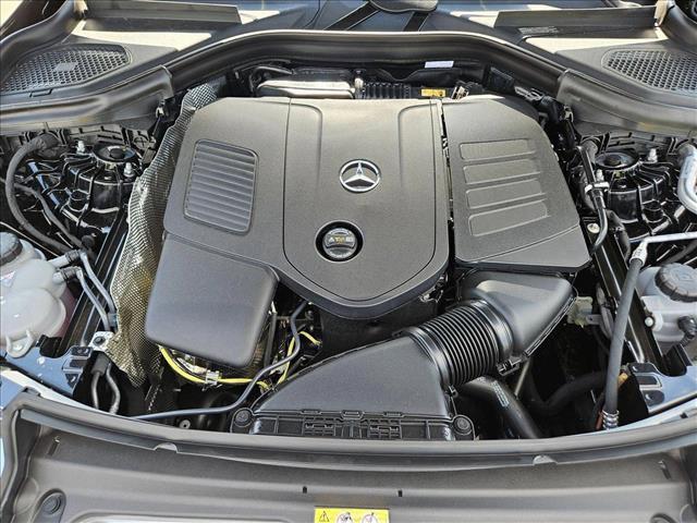 new 2025 Mercedes-Benz GLC 300 car, priced at $50,850