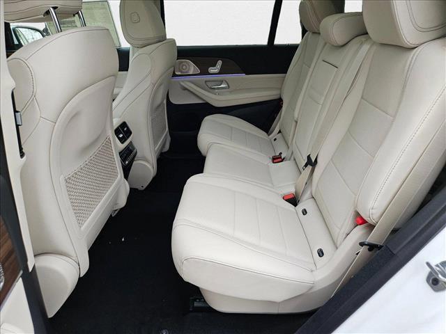 new 2025 Mercedes-Benz GLS 450 car, priced at $91,800