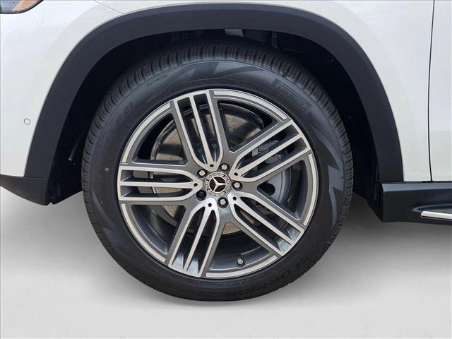 new 2025 Mercedes-Benz GLS 450 car, priced at $91,800