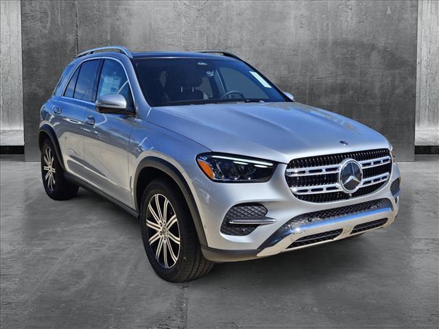 new 2025 Mercedes-Benz GLE 450 car, priced at $75,795