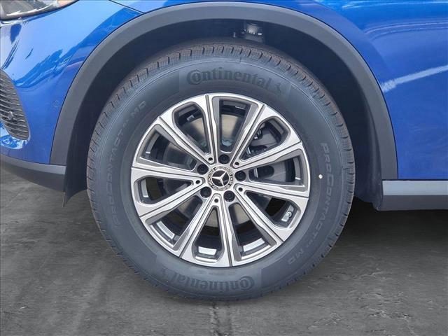 new 2025 Mercedes-Benz GLC 300 car, priced at $55,300