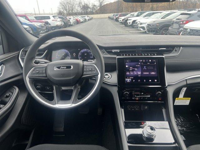 new 2025 Jeep Grand Cherokee car, priced at $39,193