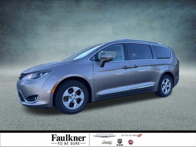 used 2017 Chrysler Pacifica car, priced at $13,700