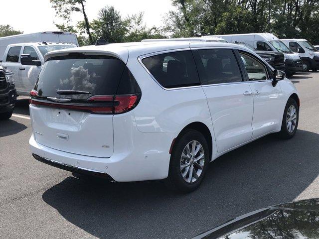 new 2024 Chrysler Pacifica car, priced at $40,090