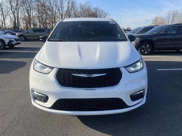 new 2025 Chrysler Pacifica car, priced at $47,140