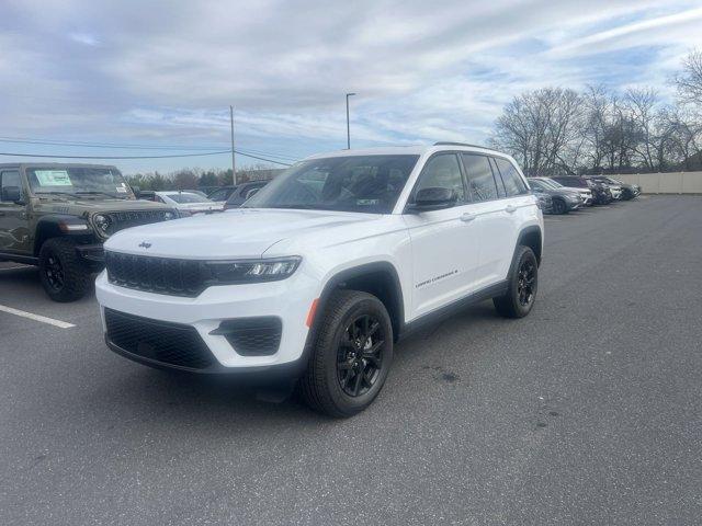 new 2025 Jeep Grand Cherokee car, priced at $43,187