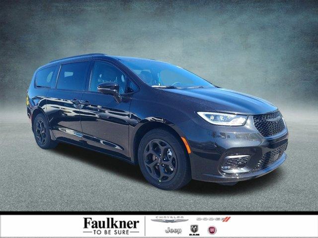new 2024 Chrysler Pacifica car, priced at $46,604