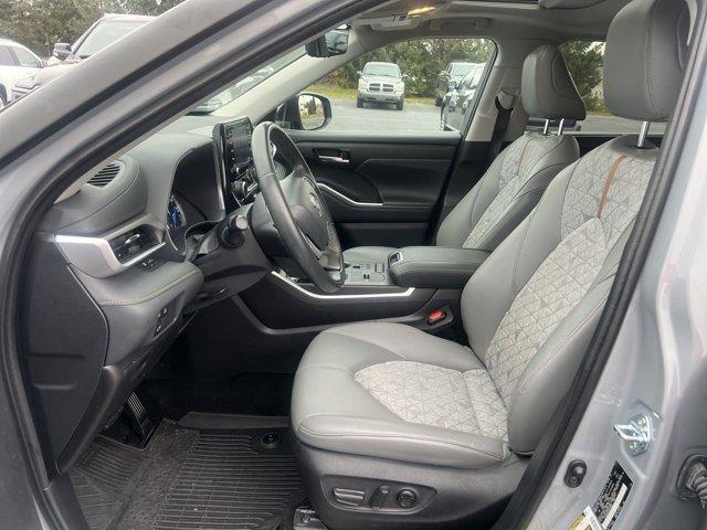 used 2022 Toyota Highlander car, priced at $36,990