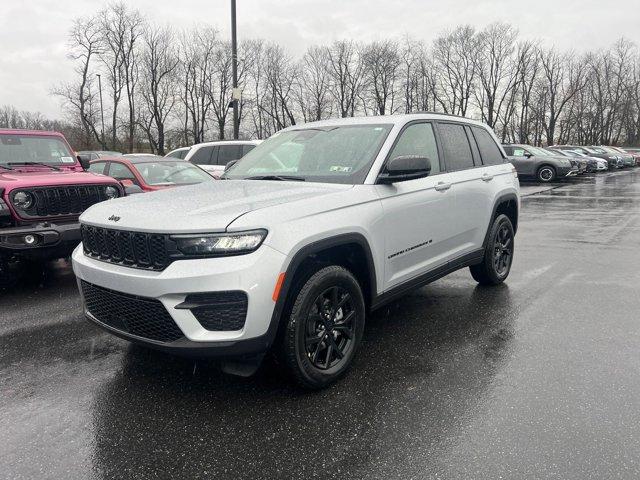 new 2025 Jeep Grand Cherokee car, priced at $44,619