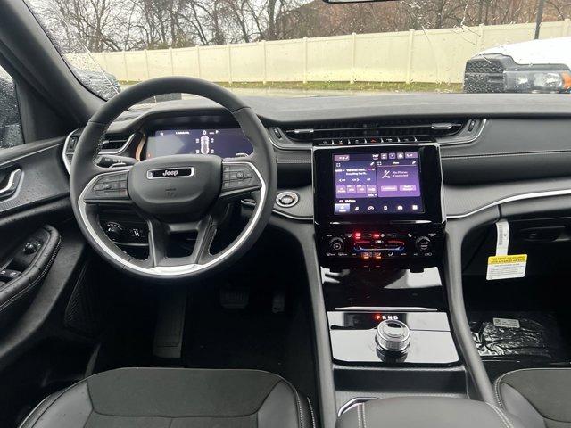 new 2025 Jeep Grand Cherokee car, priced at $43,273