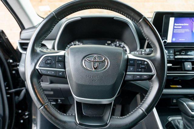 used 2023 Toyota Highlander car, priced at $32,599