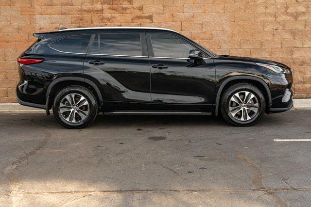 used 2023 Toyota Highlander car, priced at $32,599