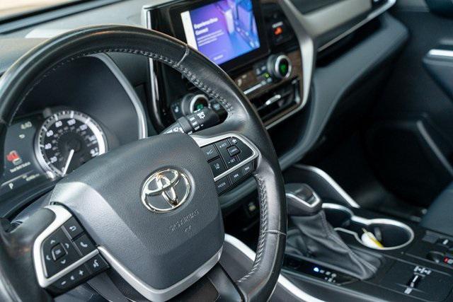 used 2023 Toyota Highlander car, priced at $32,599