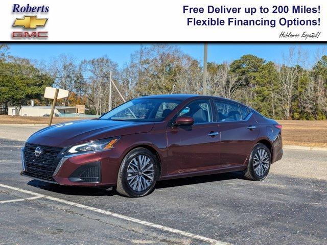 used 2023 Nissan Altima car, priced at $26,285