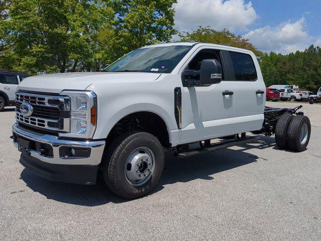 new 2025 Ford F-350 car, priced at $58,329