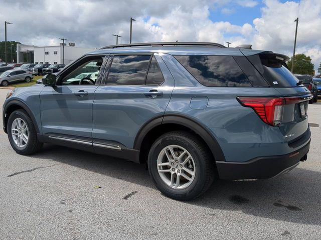 new 2025 Ford Explorer car, priced at $40,704