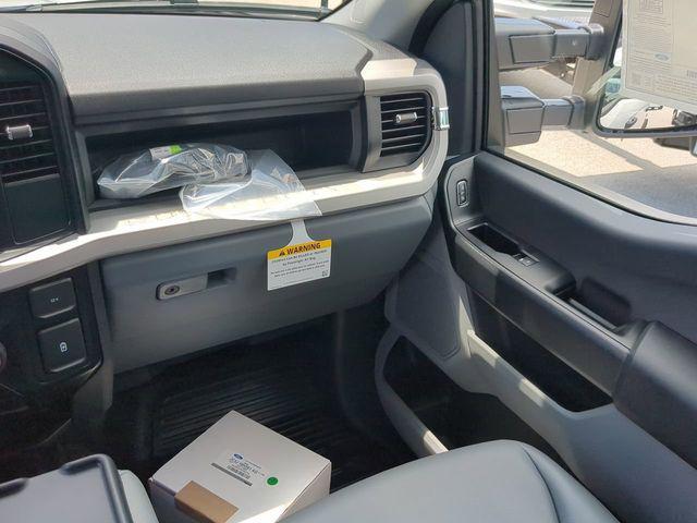 new 2025 Ford F-250 car, priced at $51,364