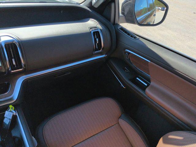 new 2025 Ford Expedition car, priced at $81,834