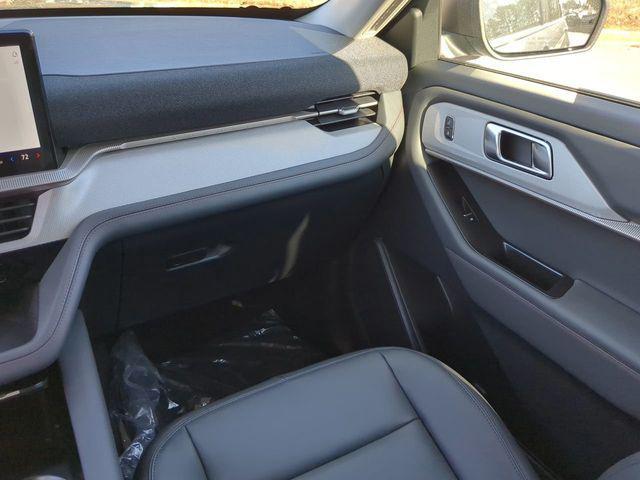 new 2025 Ford Explorer car, priced at $38,304