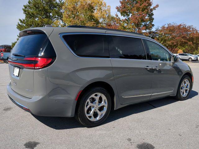 used 2022 Chrysler Pacifica car, priced at $27,487