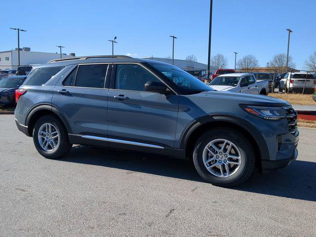 new 2025 Ford Explorer car, priced at $41,804