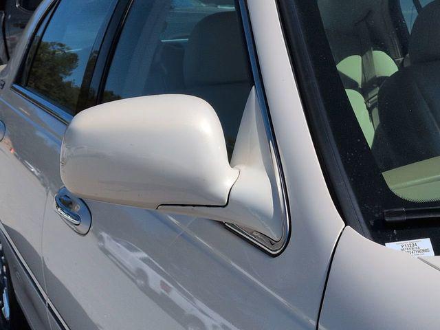 used 2007 Lincoln Town Car car, priced at $11,916