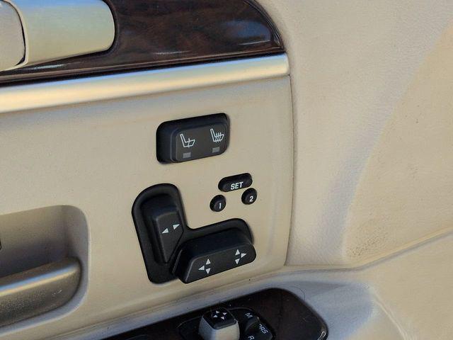 used 2007 Lincoln Town Car car, priced at $11,916