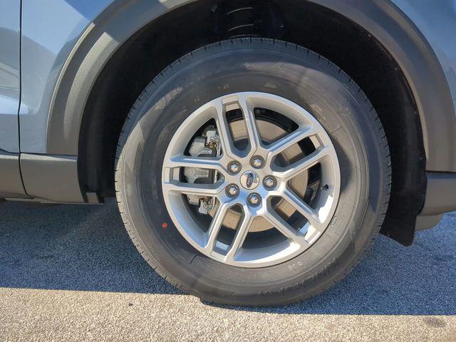 new 2025 Ford Explorer car, priced at $38,304