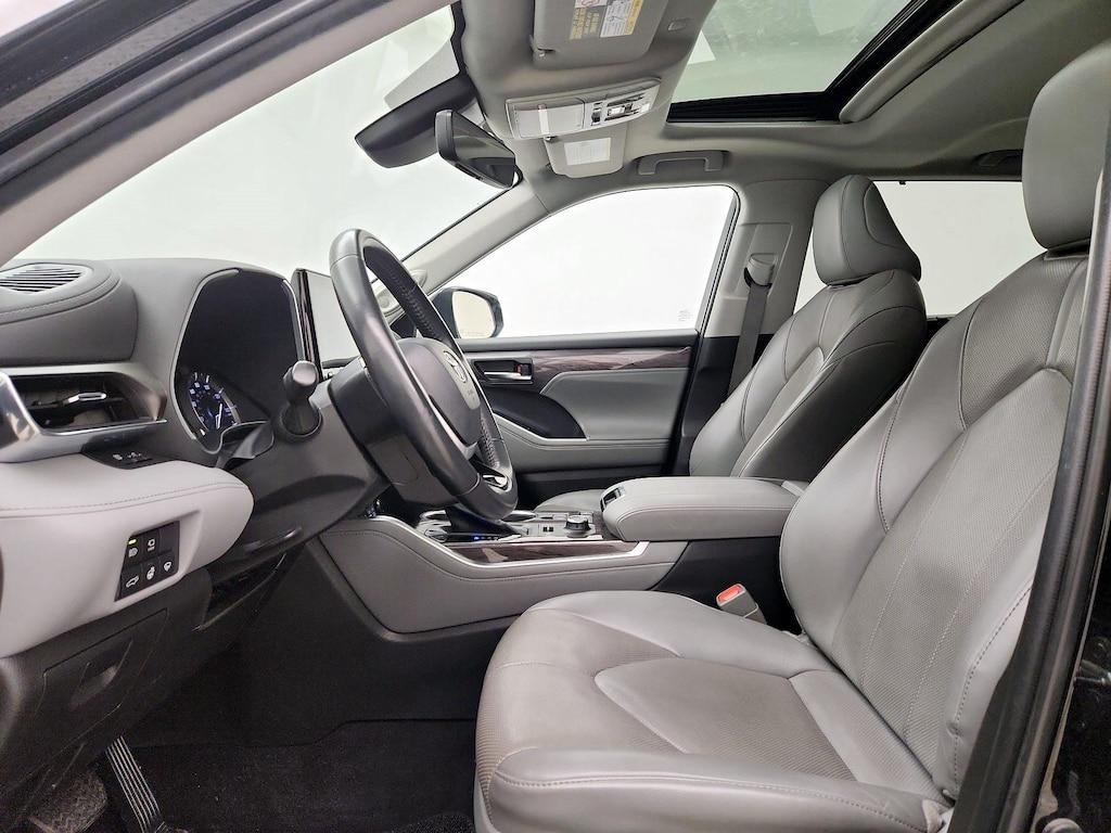 used 2022 Toyota Highlander car, priced at $36,998