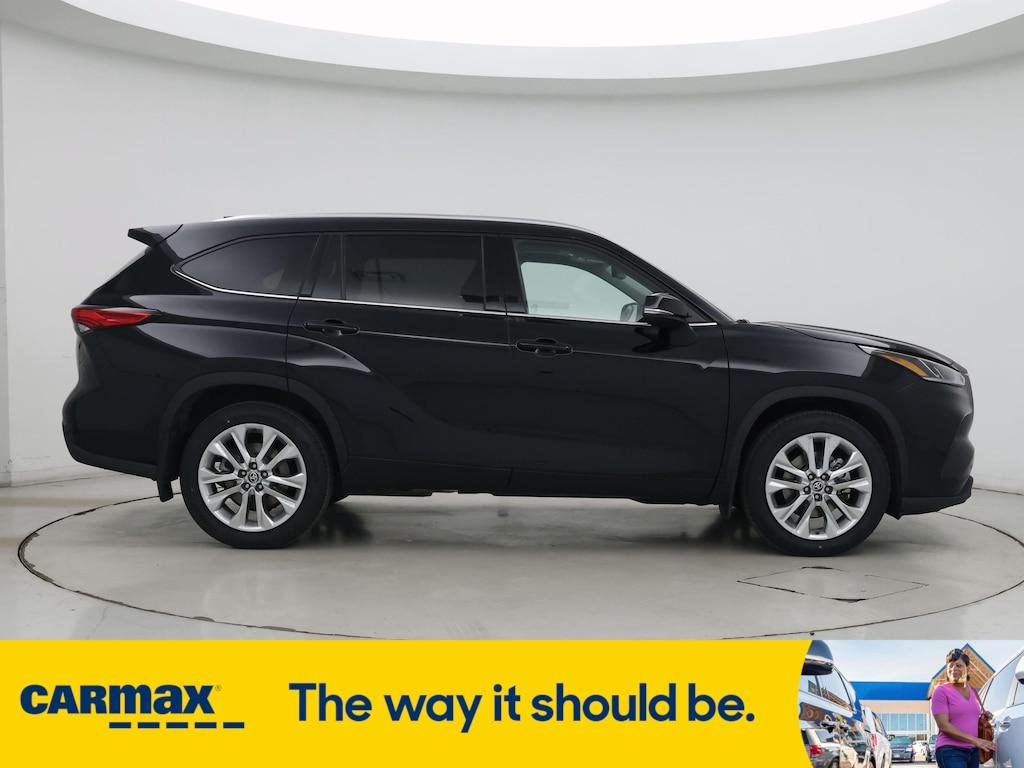 used 2022 Toyota Highlander car, priced at $36,998