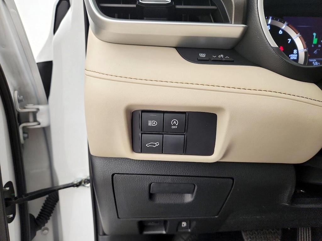 used 2023 Toyota Highlander car, priced at $41,998