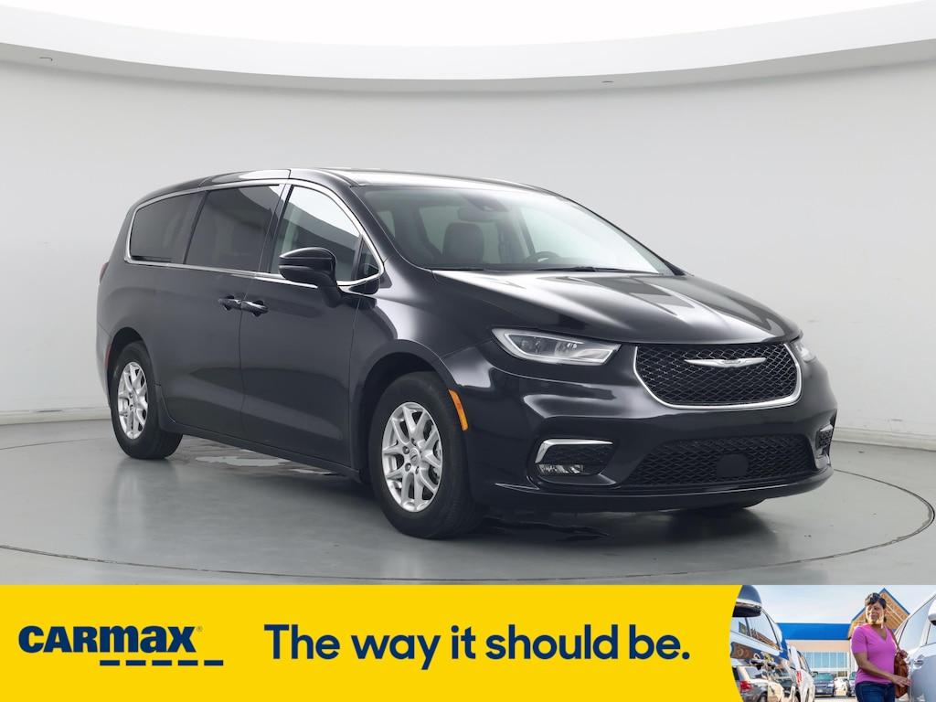 used 2023 Chrysler Pacifica car, priced at $26,998