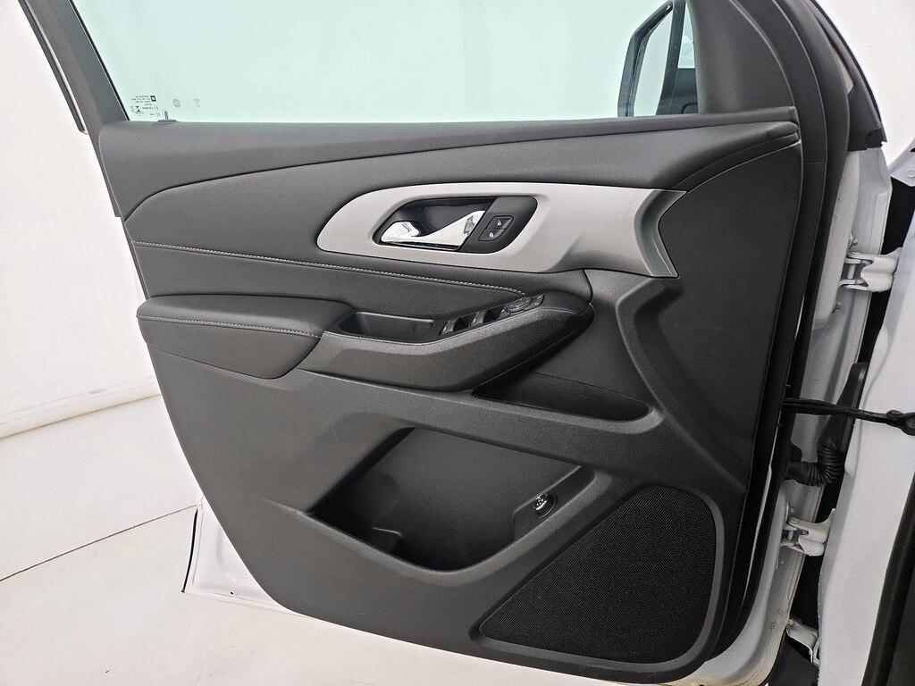 used 2023 Chevrolet Traverse car, priced at $36,998