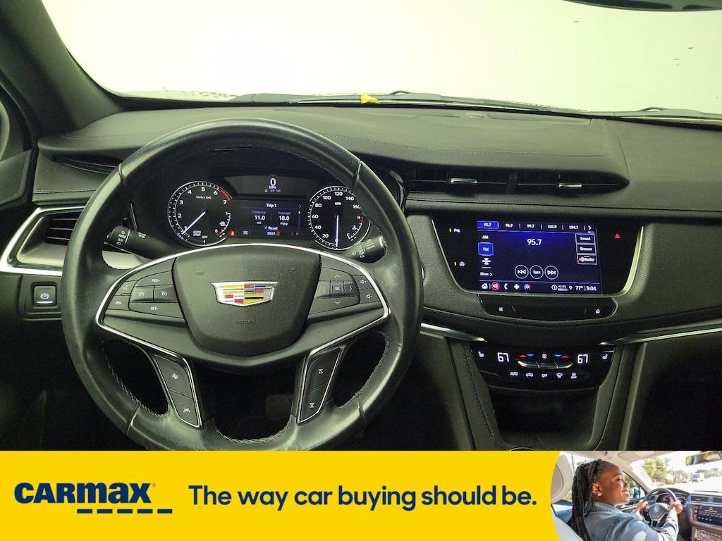 used 2023 Cadillac XT5 car, priced at $34,998