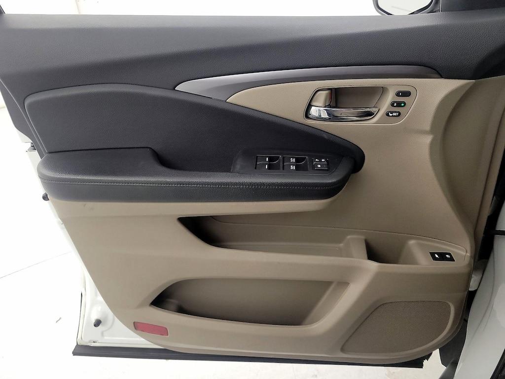 used 2021 Honda Pilot car, priced at $30,998
